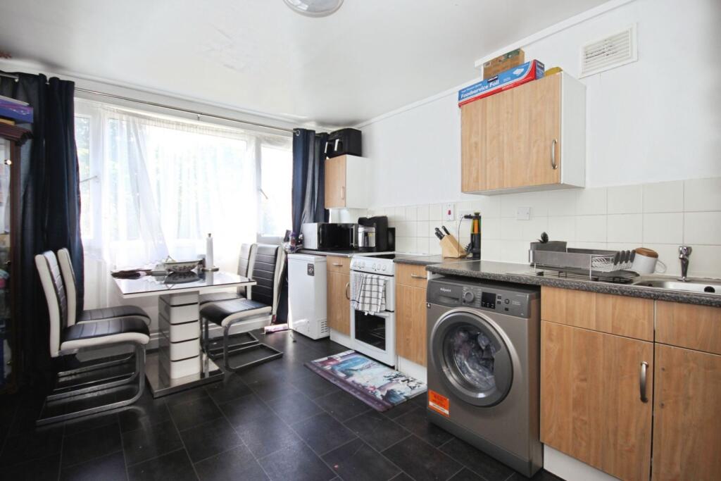 Kent Close, Coventry, CV3 photo 4