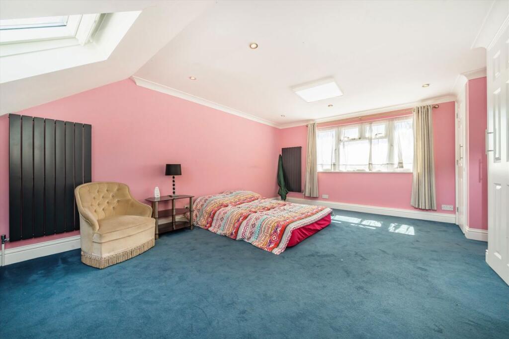 House in Twickenham - View 5