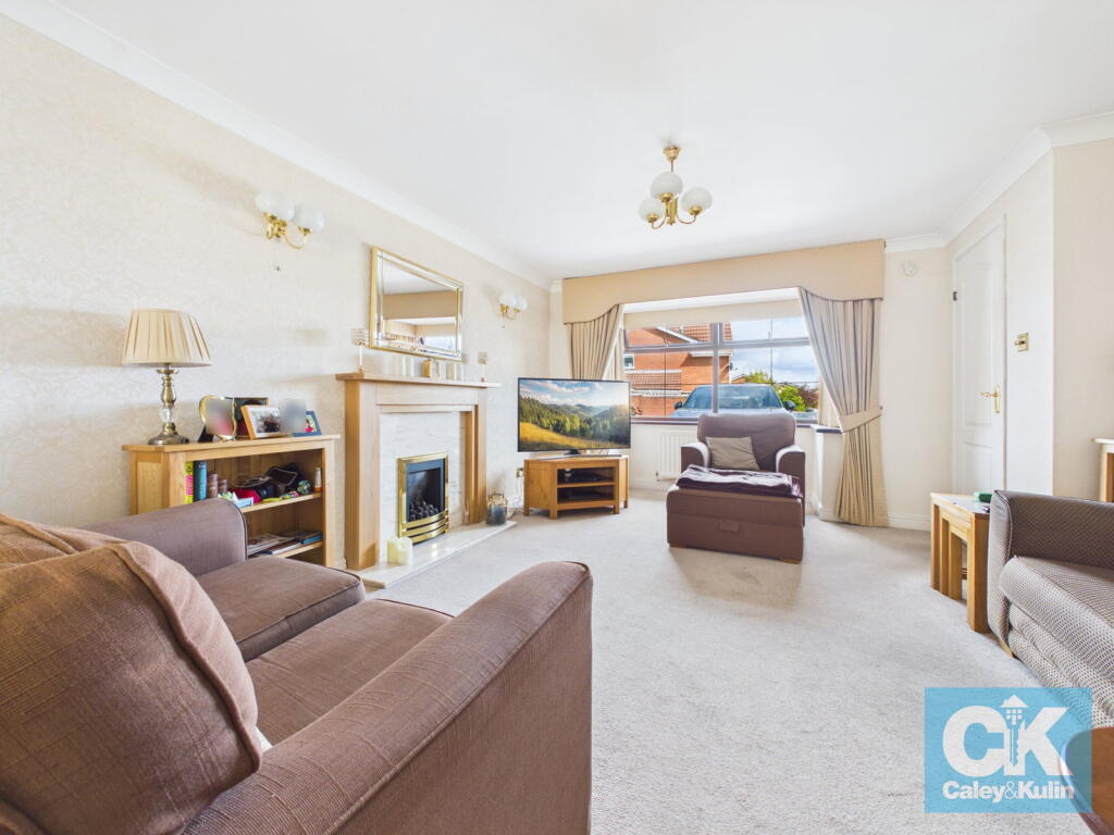 House in Wolverhampton, Sedgemoor Park, Woodcross - View 3