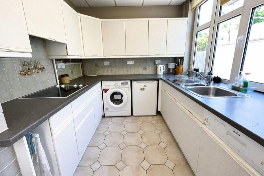 House in Dartford - View 4