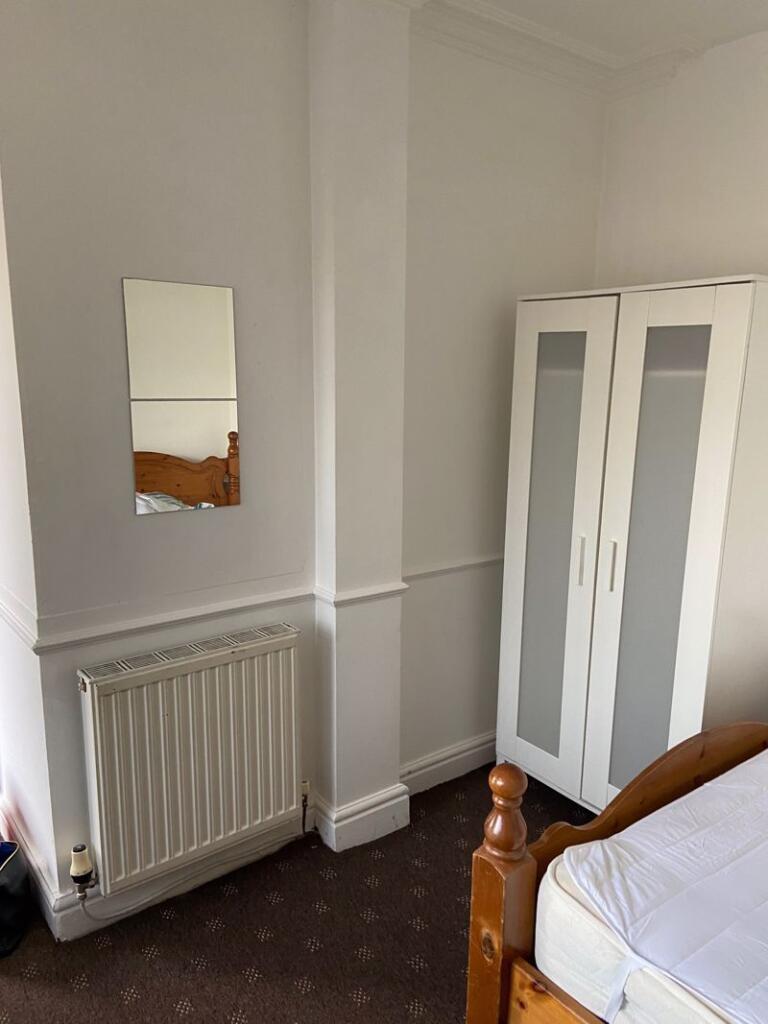 6 bedroom terraced house for rent