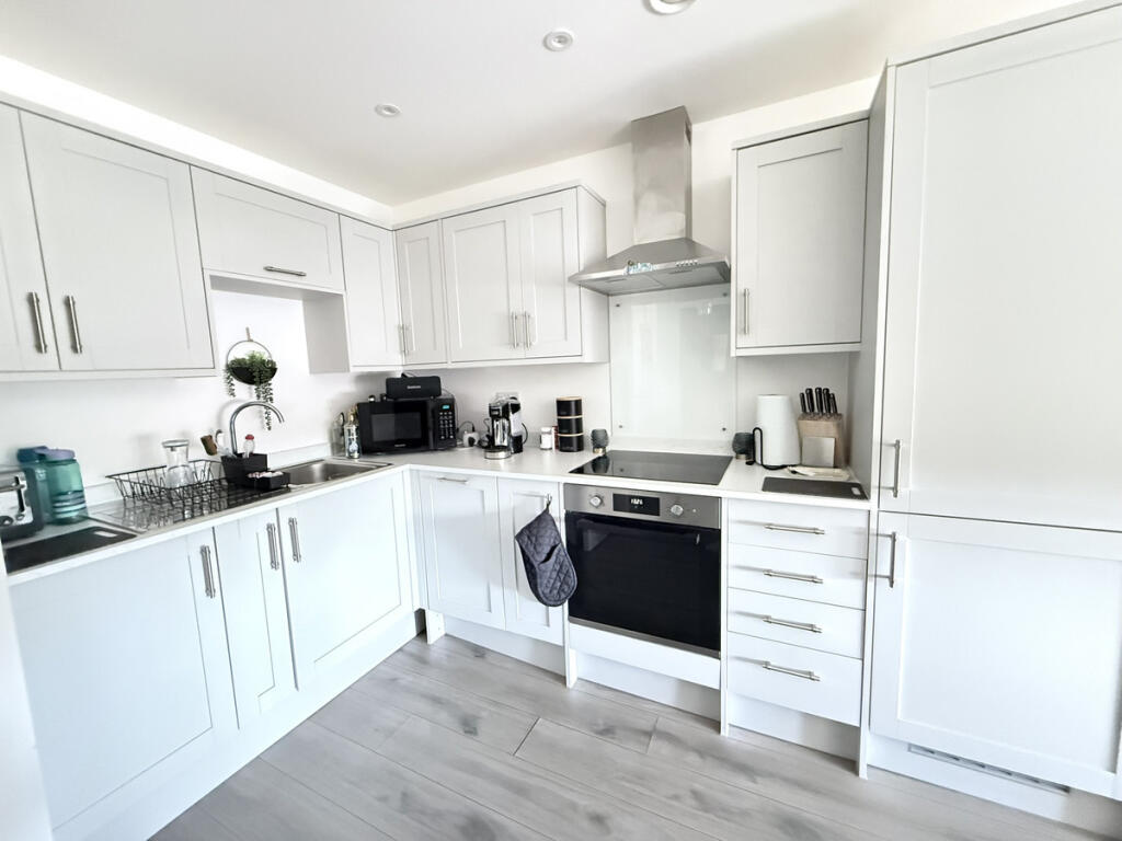 Apartment in Brighton - View 3