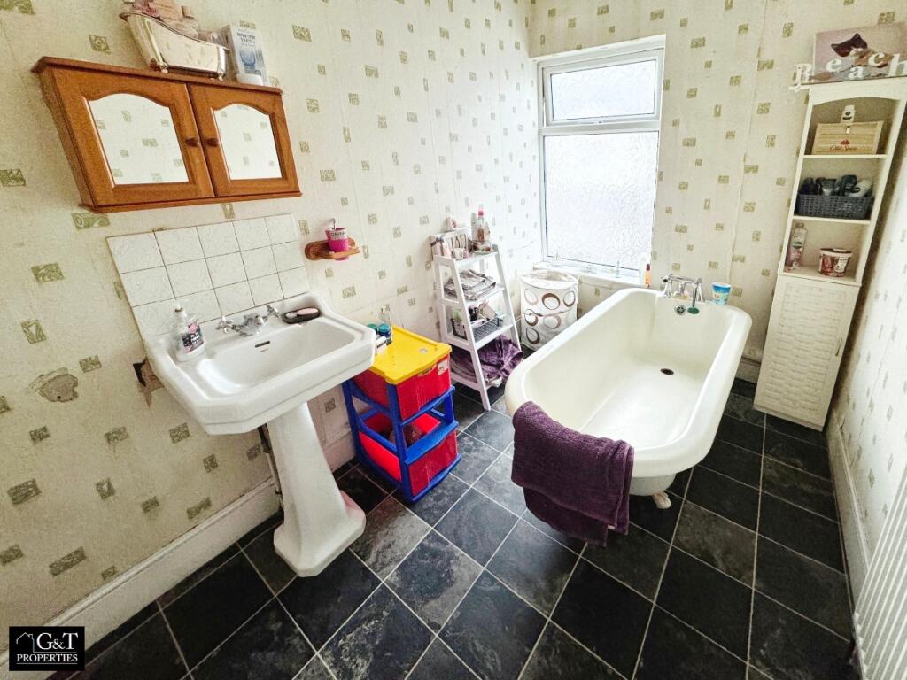 House in Sandwell, West Midlands - View 5