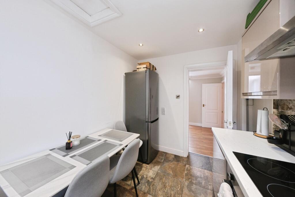 Apartment in Nottingham - More