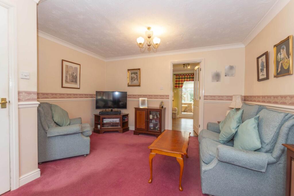 Sharpe Way, Ormesby St Margaret photo 3