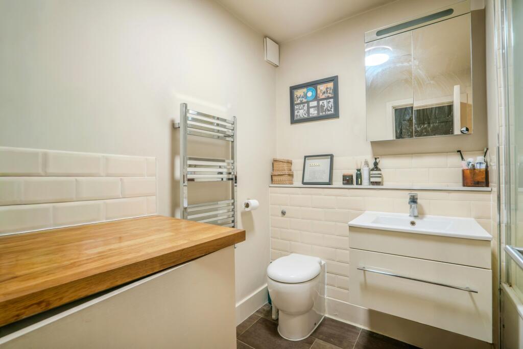 Apartment in Richmond, East Twickenham, Petersham - View 5