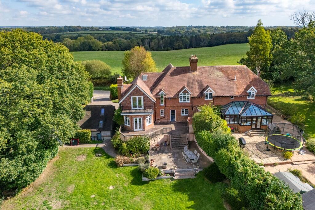 House in Redhill - View 2