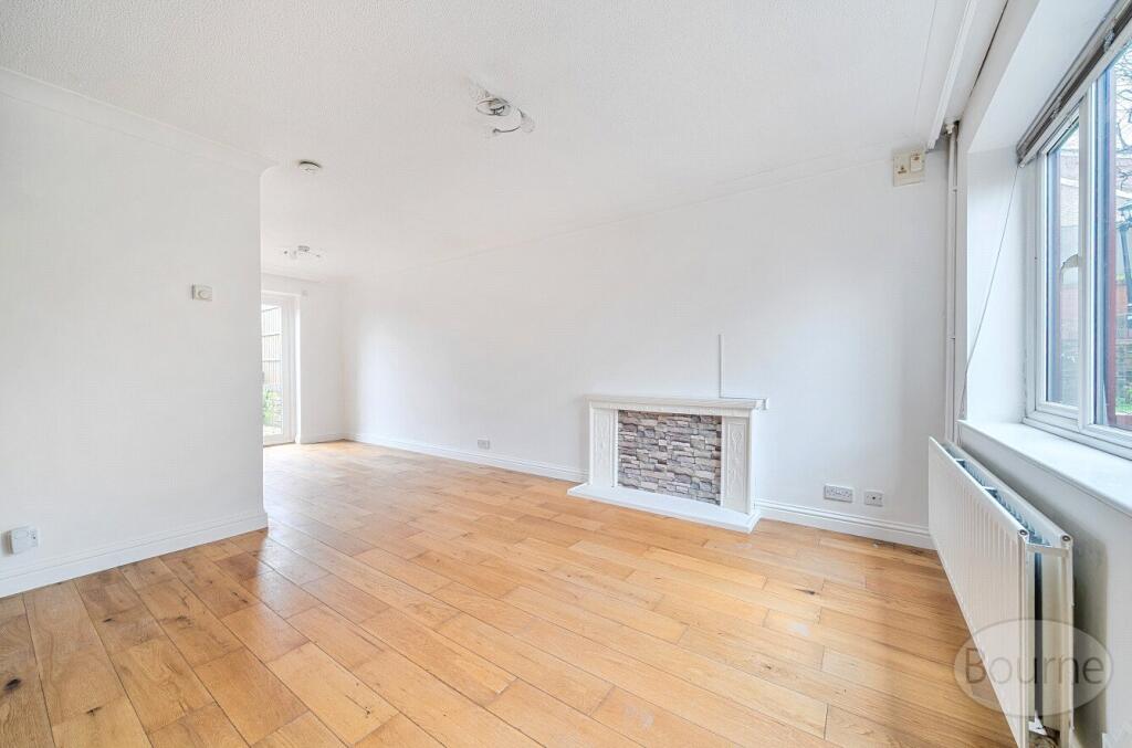 Derwent Close, Waterlooville, Hampshire, PO8 photo 2