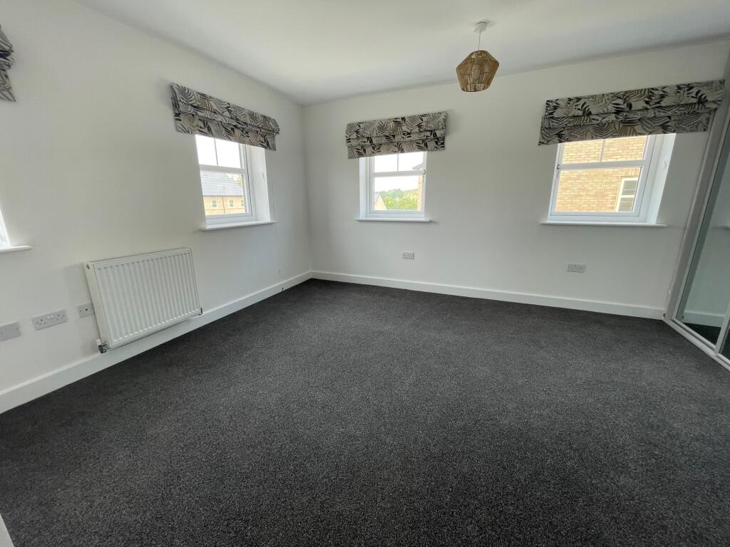 House in Wakefield, West Yorkshire - More