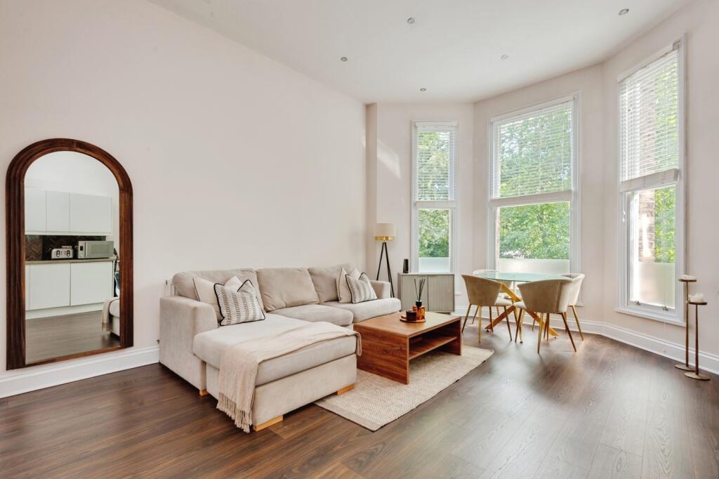 Apartment in Liverpool - More