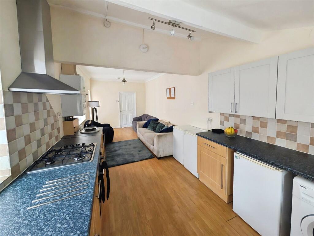 House in Portsmouth - View 3