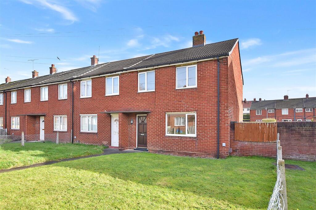 3-bed terraced on Cunningham Avenue, Wrexham, £160,000