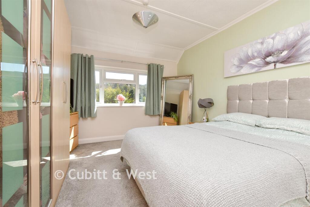 House in Tandridge, Caterham Valley - View 3