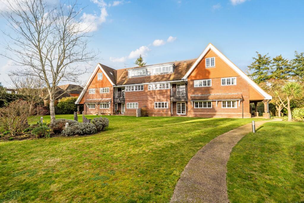 Main image of property: Waverley Lane, Farnham, Surrey, GU9