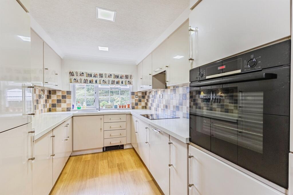 House in Torquay, Torbay - View 4