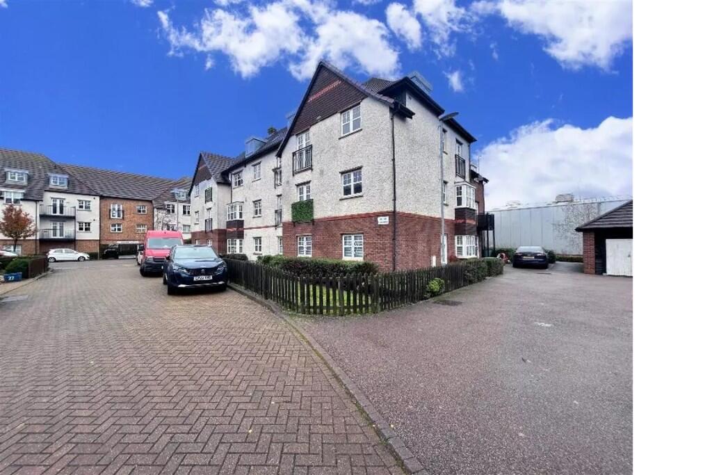 Main image of property: Lowe Drive, Letchworth Garden City, Hertfordshire, SG6