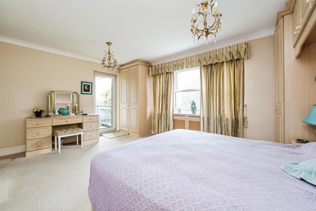 Sunset Avenue, Woodford Green, IG8 photo 3