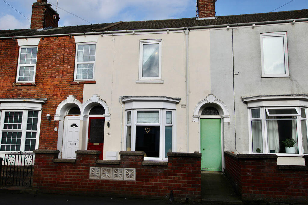 Main image of property: 35 Newland Street West, Lincoln