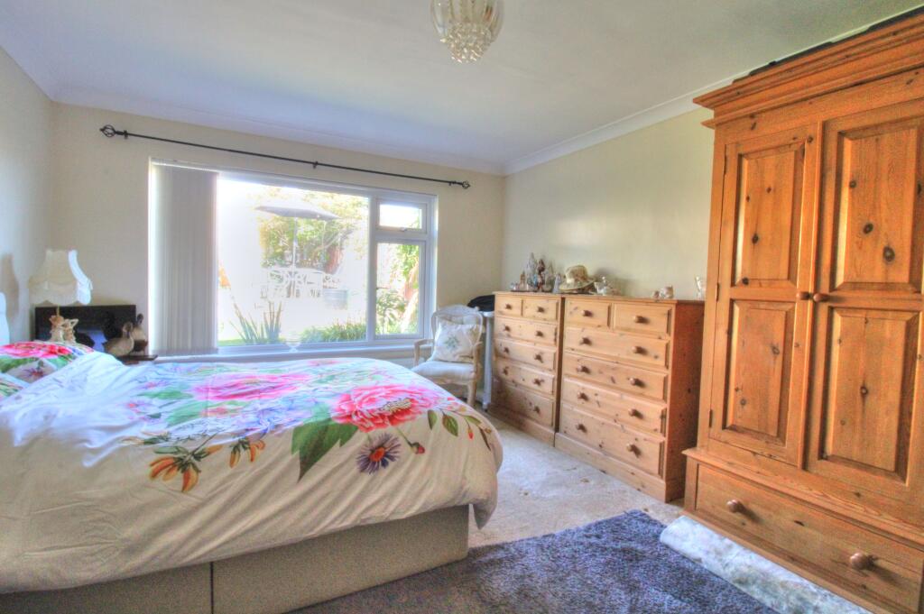 House in Southend-on-Sea - View 4