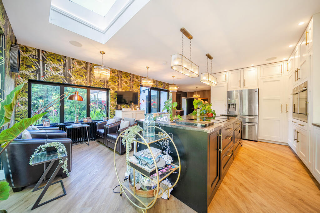 House in London, Broom Hill, Crofton - View 5