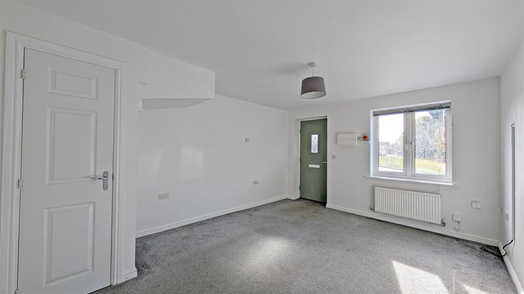 Heathfield Gardens - Bathpool photo 3