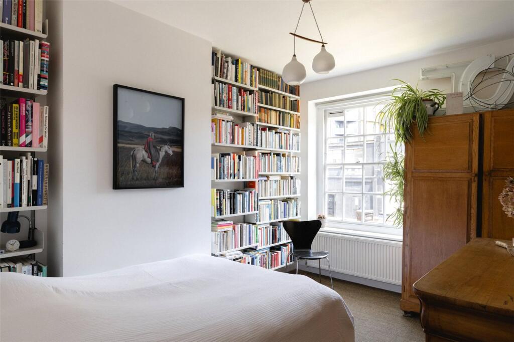 Apartment in London - View 5