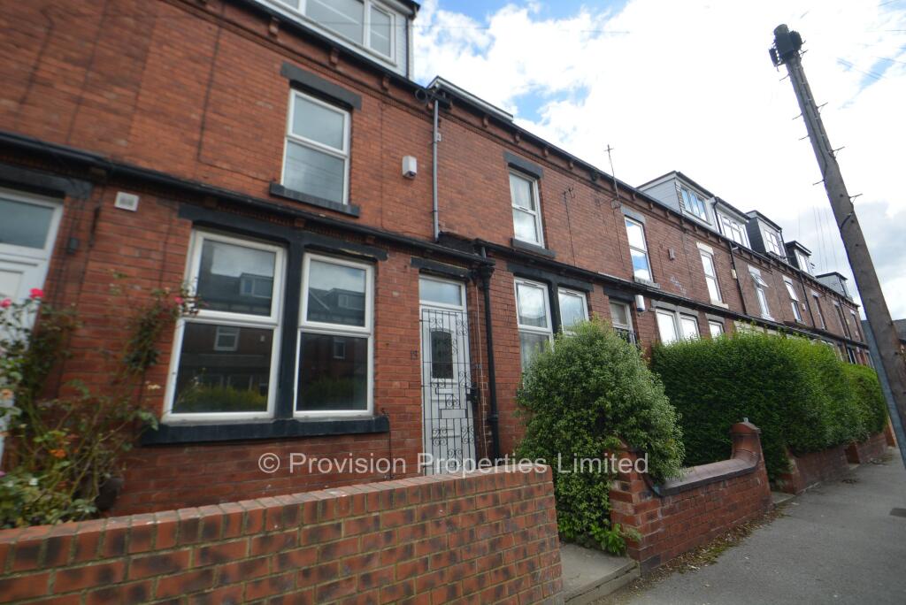 6 bedroom terraced house for rent