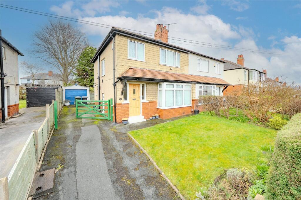 Main image of property: Gipton Wood Crescent, Oakwood, Leeds