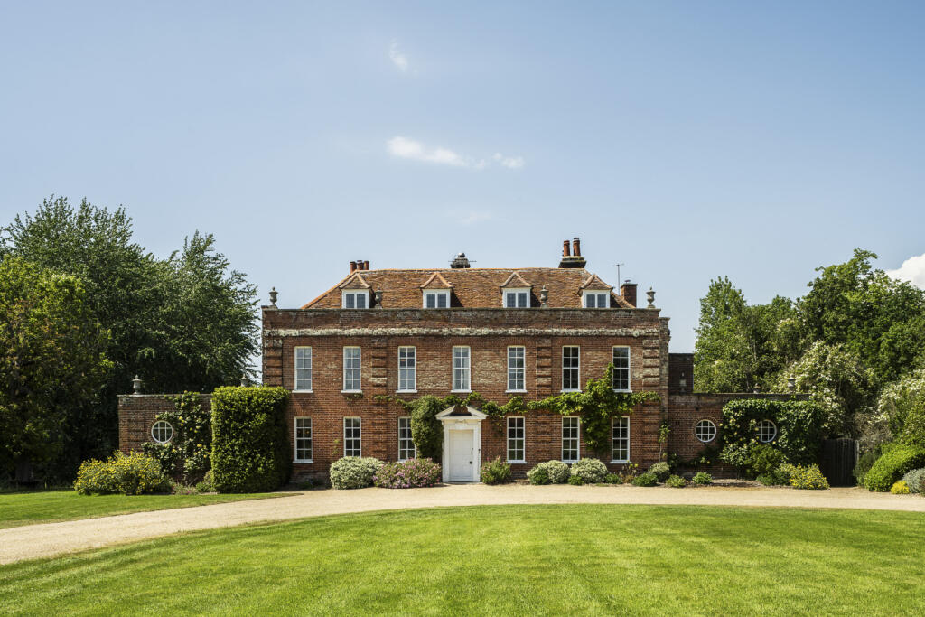 Main image of property: Fingringhoe Road,, Rowhedge, Colchester, CO5