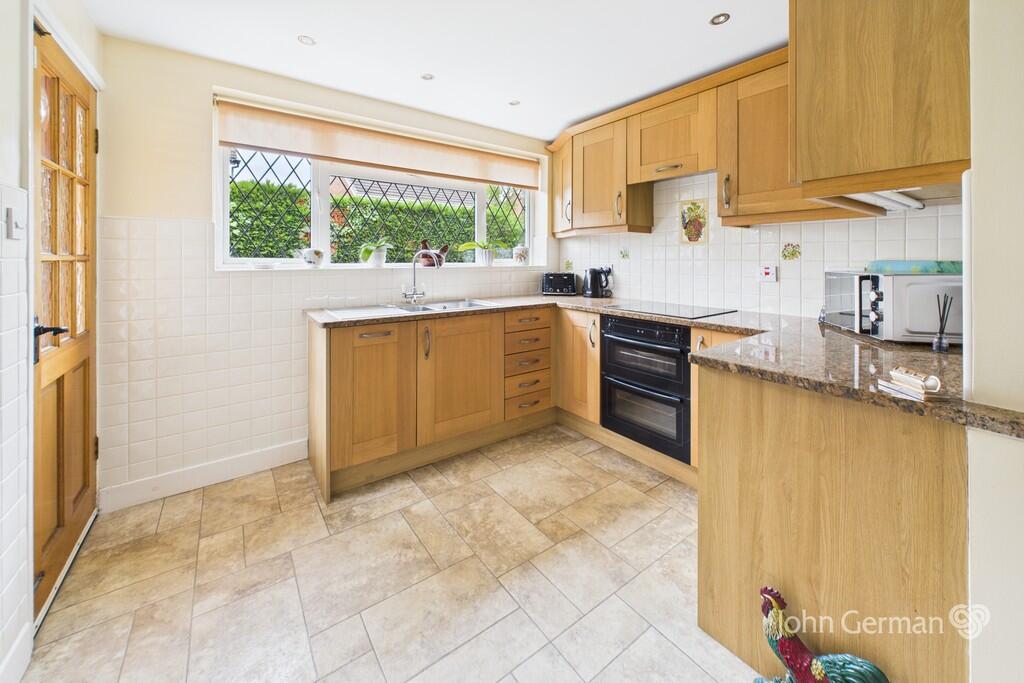 Springfield Close, Loughborough photo 3