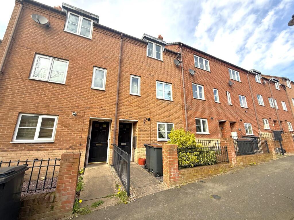 Main image of property: Spruce Road, Nuneaton