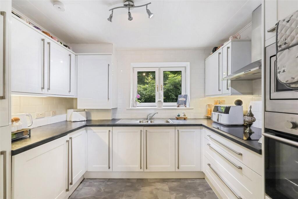 Apartment in Paisley - More