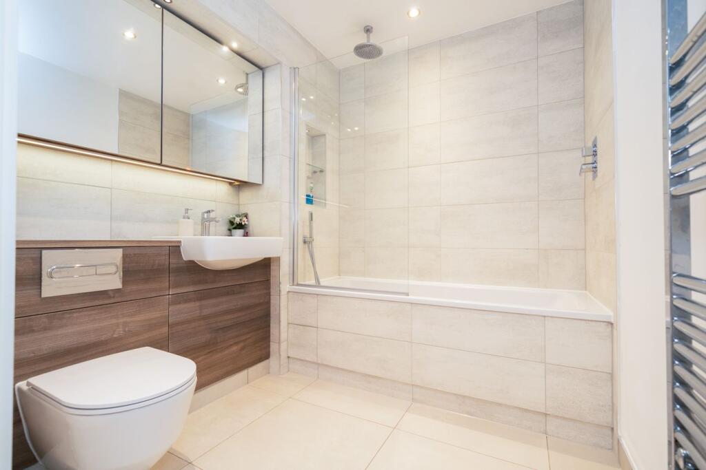 Apartment in London - More