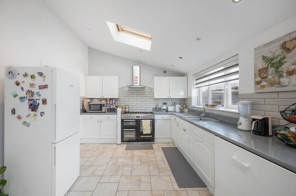 House in Croydon - View 5