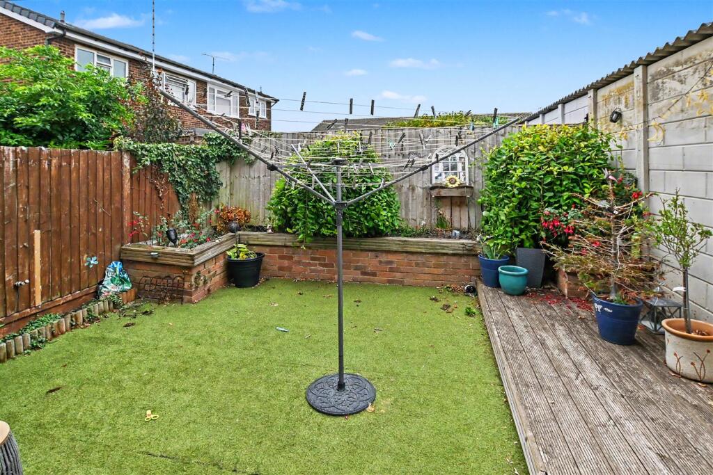 House in Castle Point, Canvey Island - View 5
