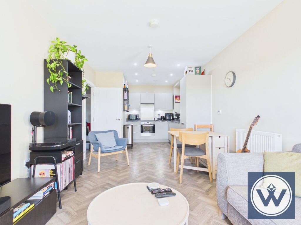 Apartment in Southall - View 5