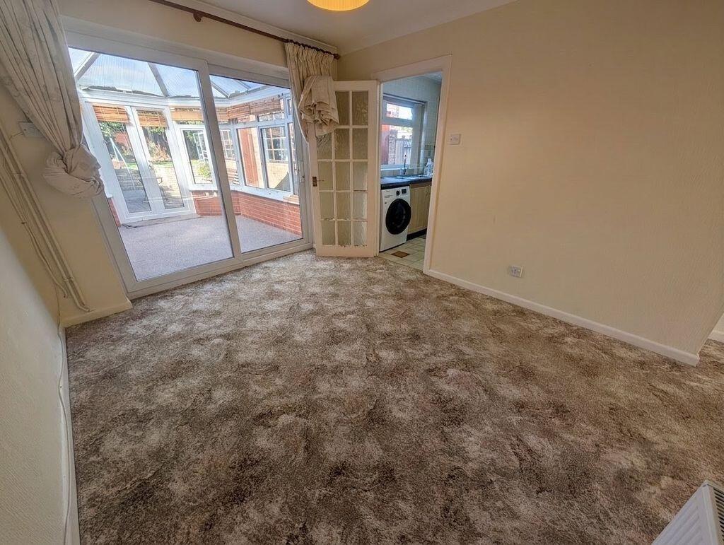 House in Nuneaton and Bedworth, Warwickshire - View 4