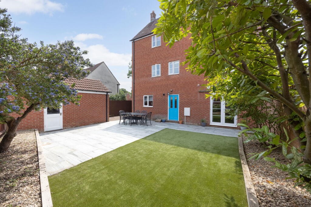 Osmund Road, Devizes, SN10 3GD photo 4