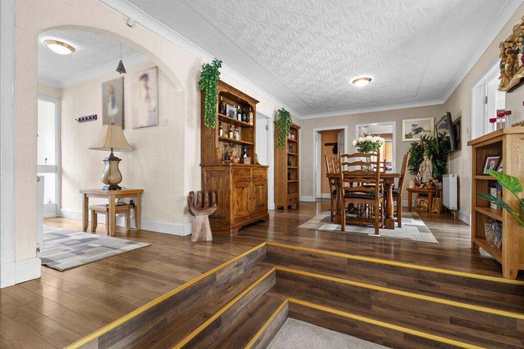 House in Kilmarnock, East Ayrshire - More