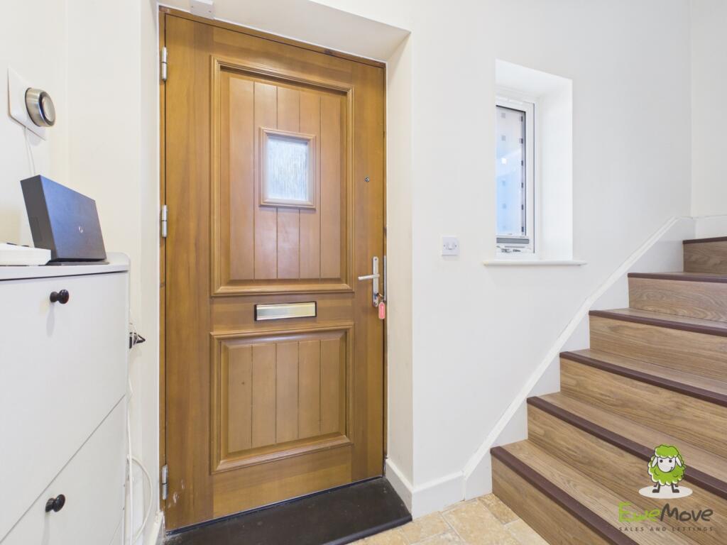 Mallory Road, Basingstoke, Hampshire, RG24 photo 2