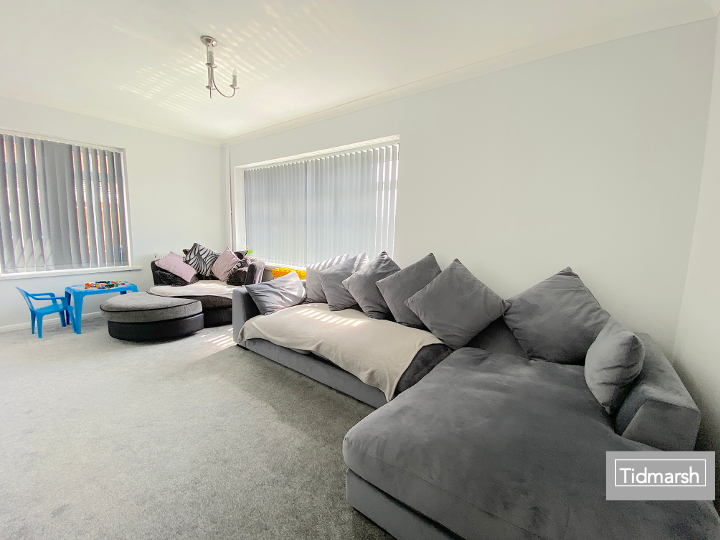 37 Stretton Gardens, Codsall WV8 1AL photo 4