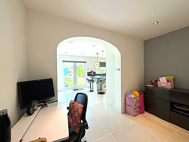 House in Three Rivers, Croxley Green - View 4