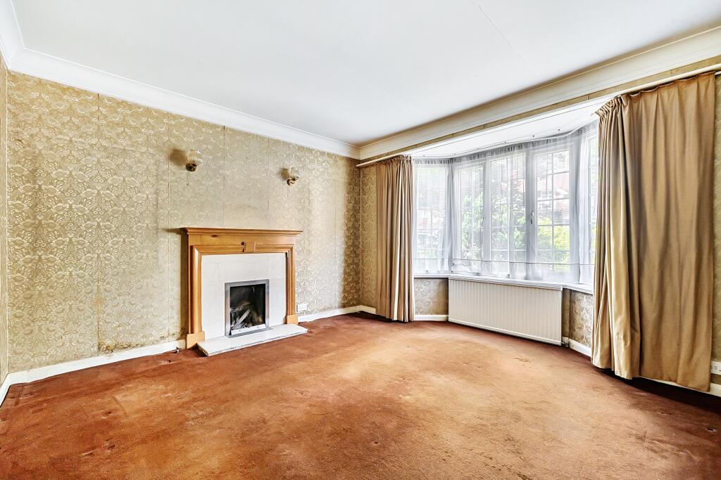 House in Woking, Surrey - View 5