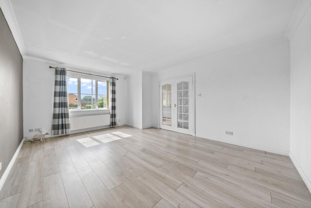 House in Cumbernauld, Craigmarloch - More