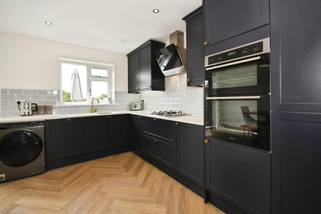 House in North East Derbyshire, North Wingfield - View 6