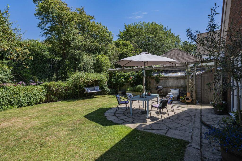 Old Nursery Close, Seaford photo 4