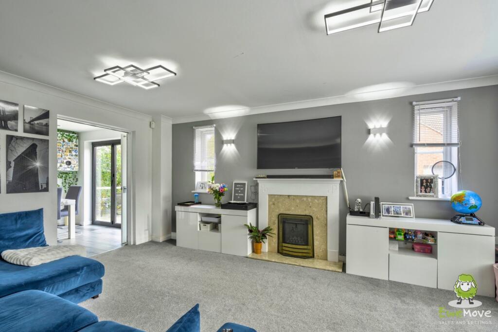 House in Swindon, Haydon Wick - More
