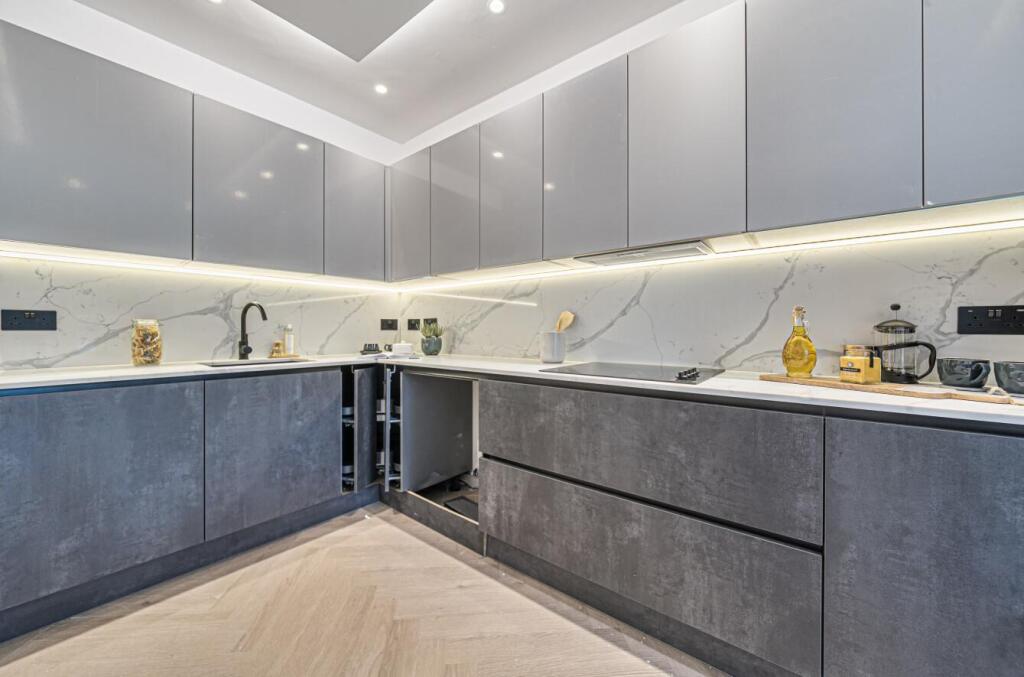 Lullington Garth, Woodside Park - View 4