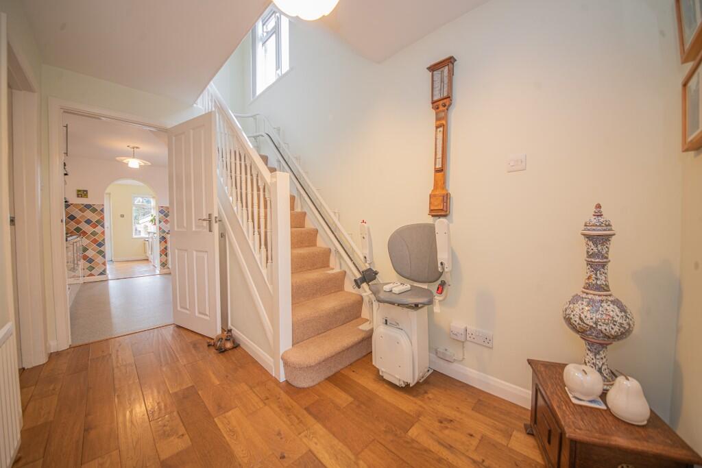 Summerlands Road, Fair Oak, Eastleigh, SO50 photo 2
