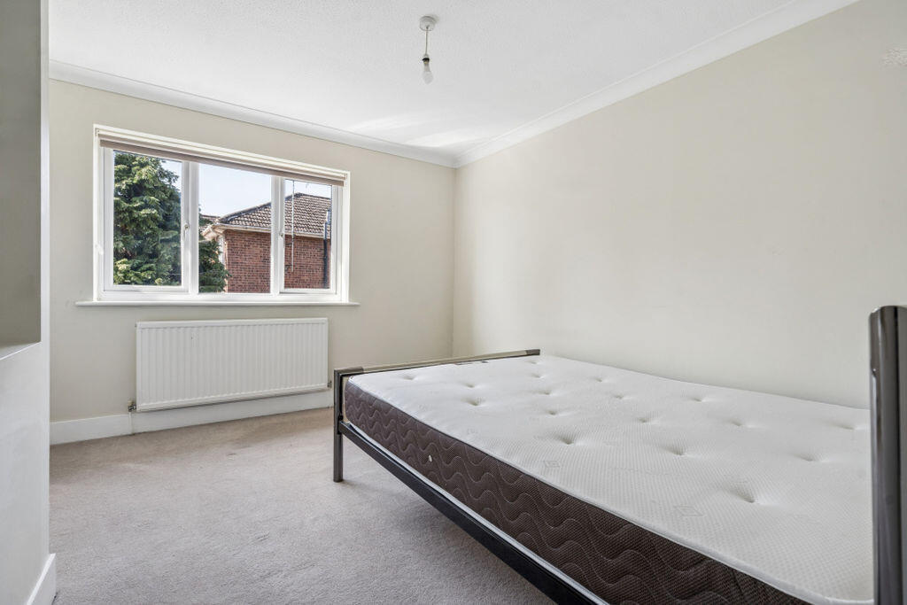 House in Maidenhead, North Town - More